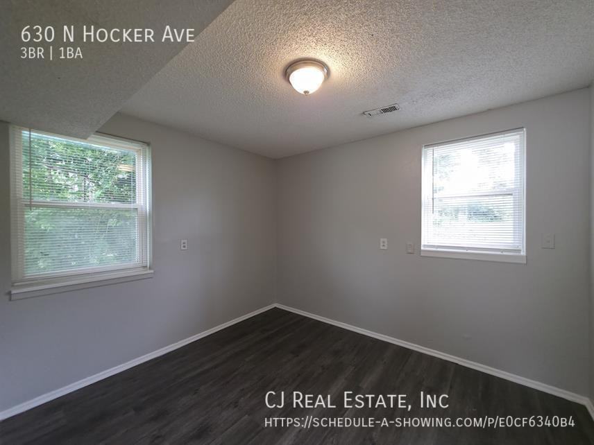 630 N Hocker Ave - Photo 7 of 9