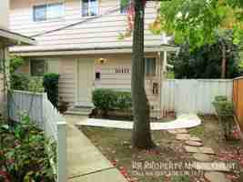 featured image of 10333 Greenwood Ct #1