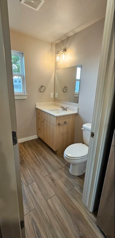 2341 N Thompkins Ave #301 - Photo 7 of 9