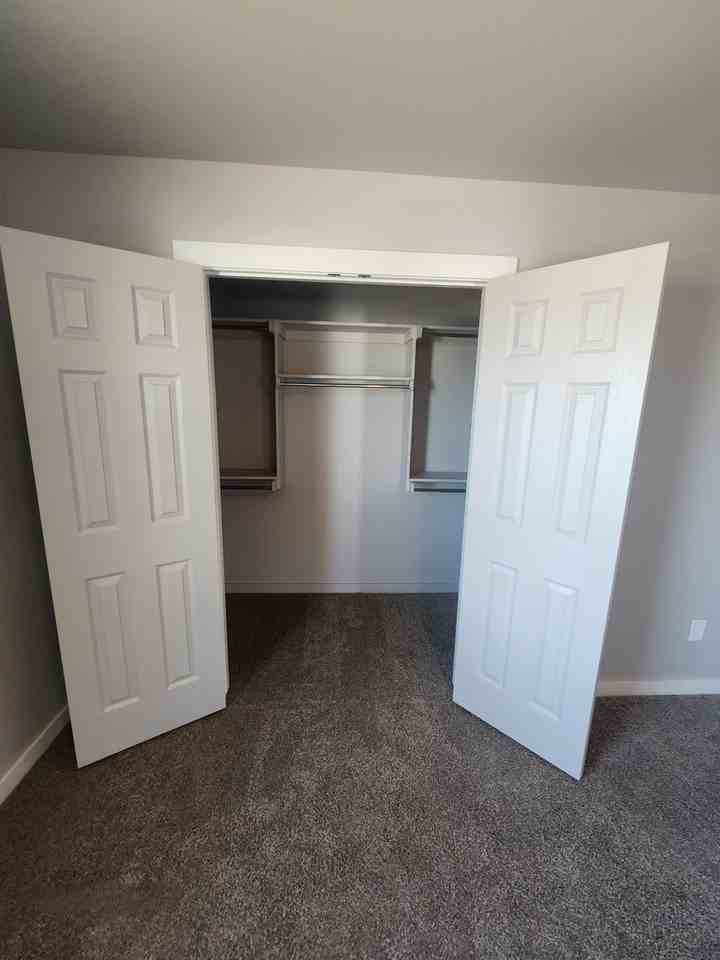 2365 N Thompkins Ave #101 - Photo 2 of 9