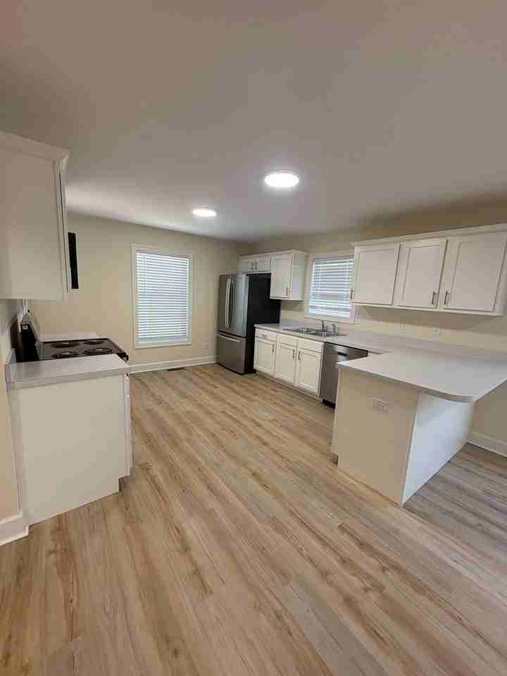 505 Ingleside Dr - Photo 3 of 7