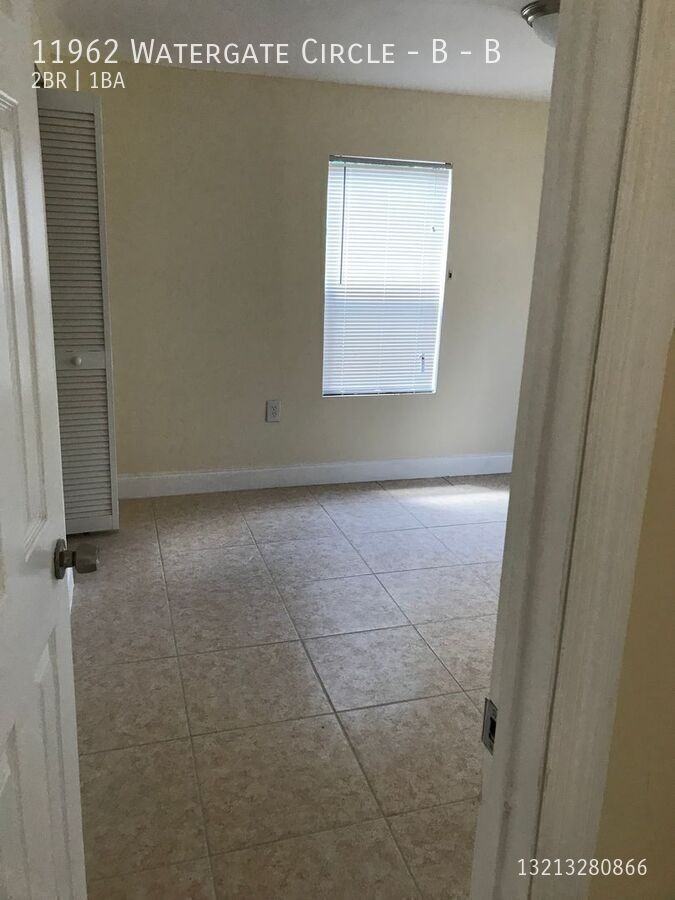 11962 Watergate Cir #B - Photo 3 of 19