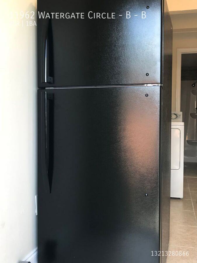 11962 Watergate Cir #B - Photo 5 of 19