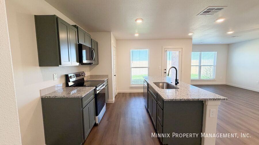 2304 Corpus Ave - Photo 3 of 21