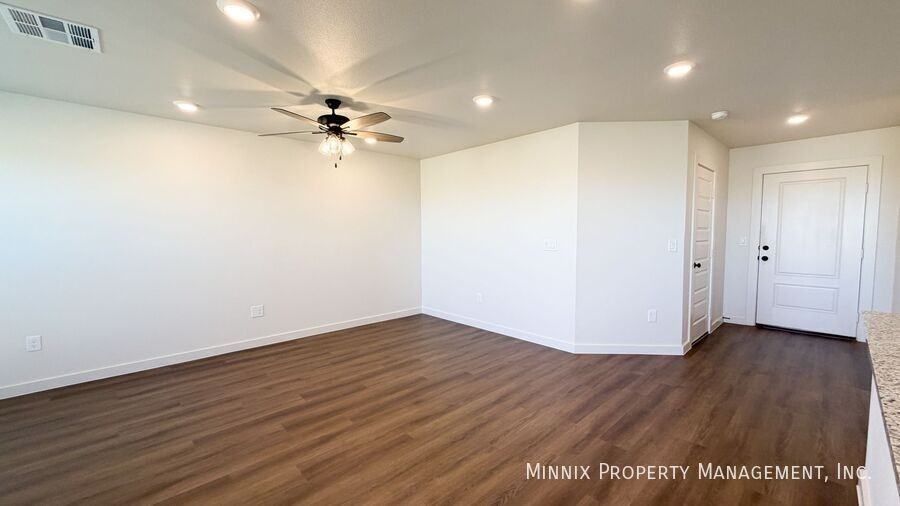 2304 Corpus Ave - Photo 6 of 21