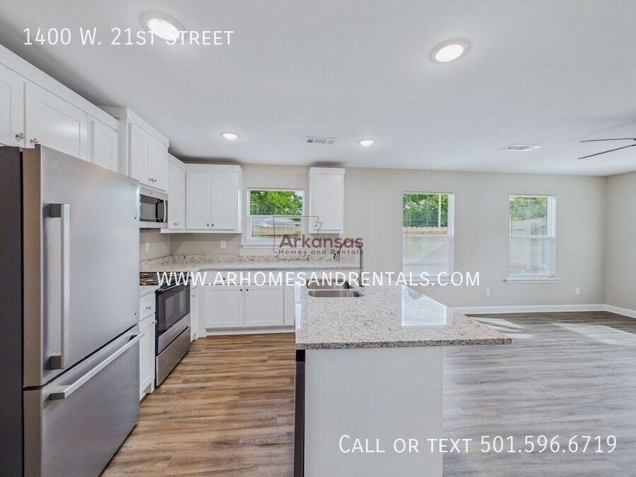 1400 W 21st St - Photo 5 of 14