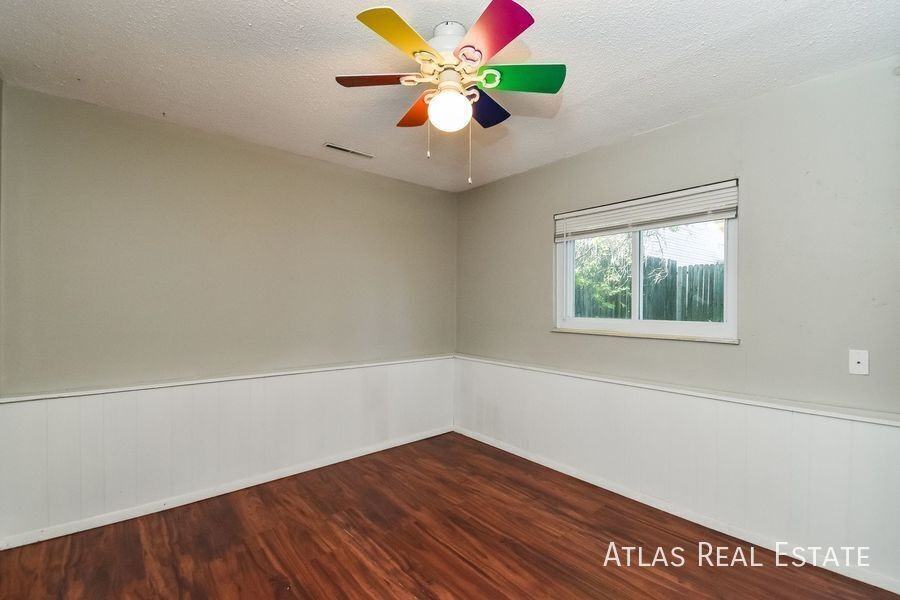 4319 Moonbeam Dr - Photo 7 of 20