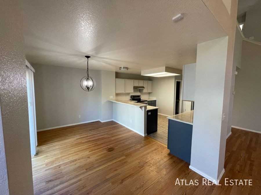 5045 Sweetgrass Ln - Photo 4 of 27
