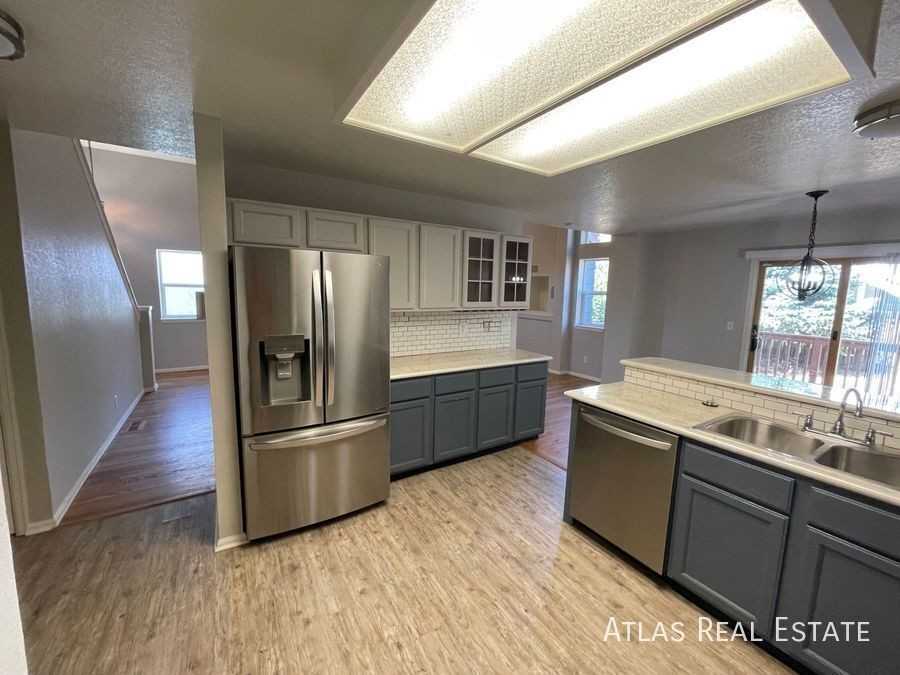 5045 Sweetgrass Ln - Photo 5 of 27