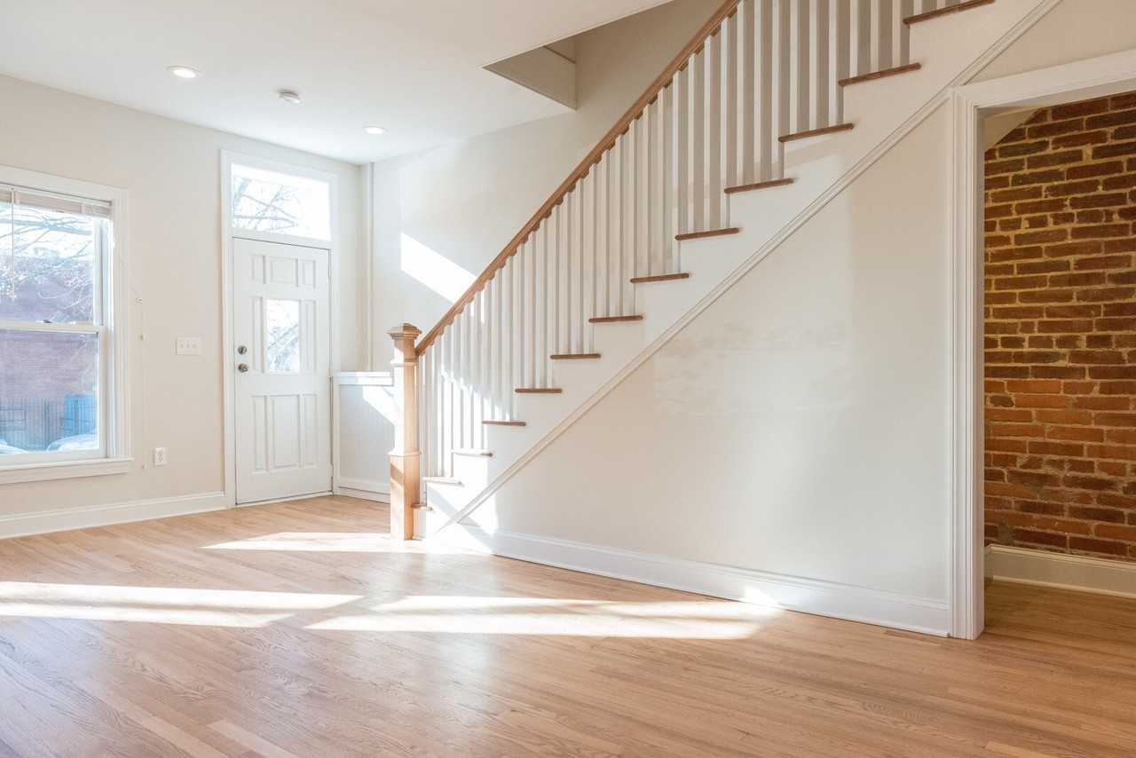609 10th St Ne - Photo 3 of 35