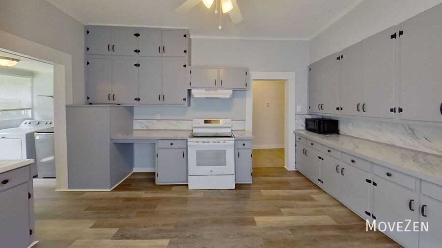 226 Cummings St - Photo 5 of 49
