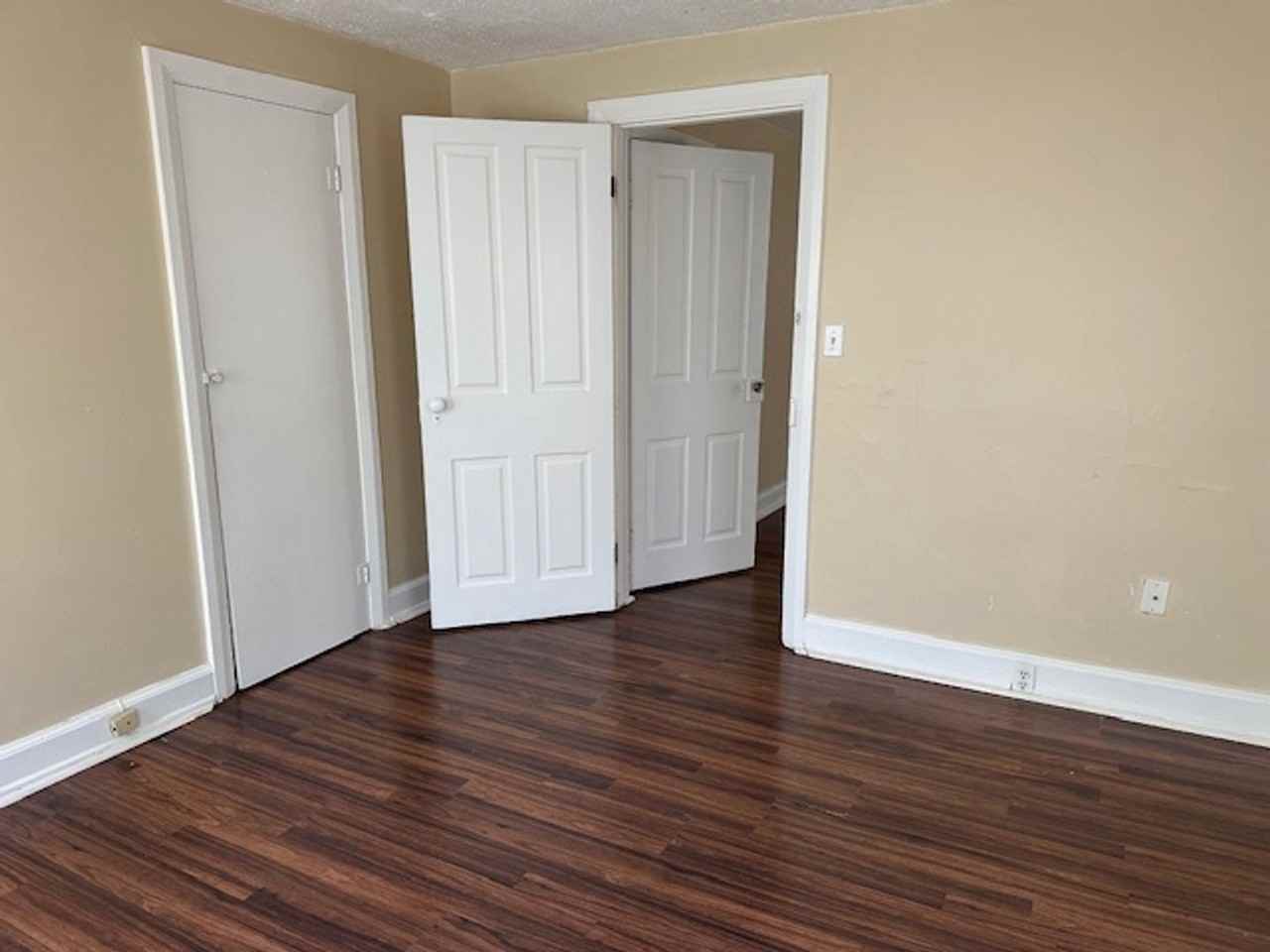 247 1/2 N Race St - Photo 6 of 10