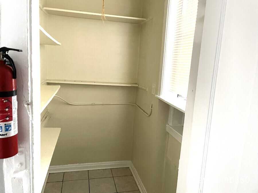 2551 N Avers Ave #2C - Photo 4 of 14