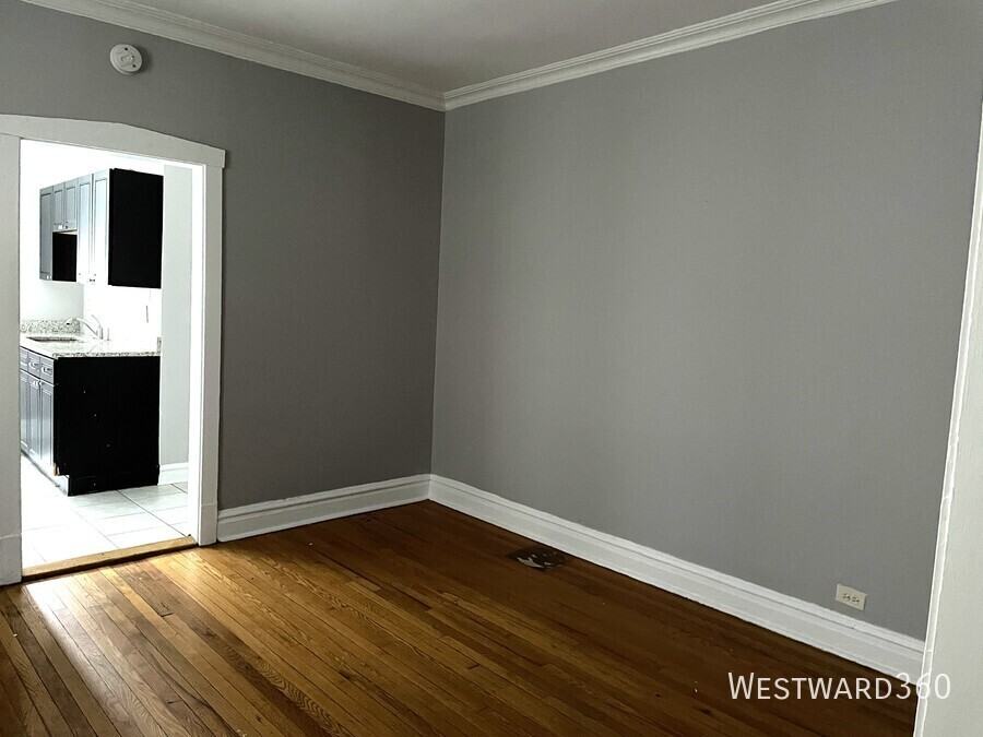 2551 N Avers Ave #2C - Photo 5 of 14