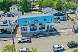 featured image of 33 Railroad Ave ##1