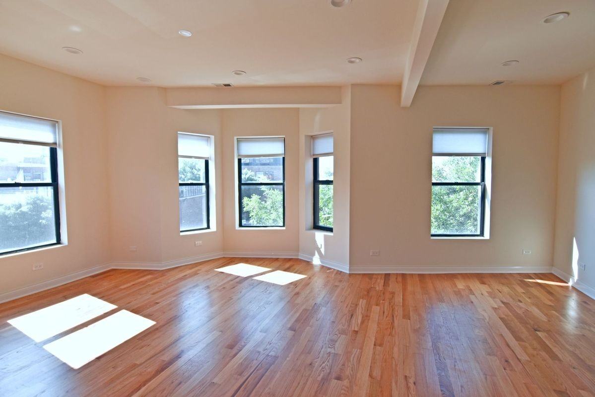 732 W Grace St - Photo 2 of 17