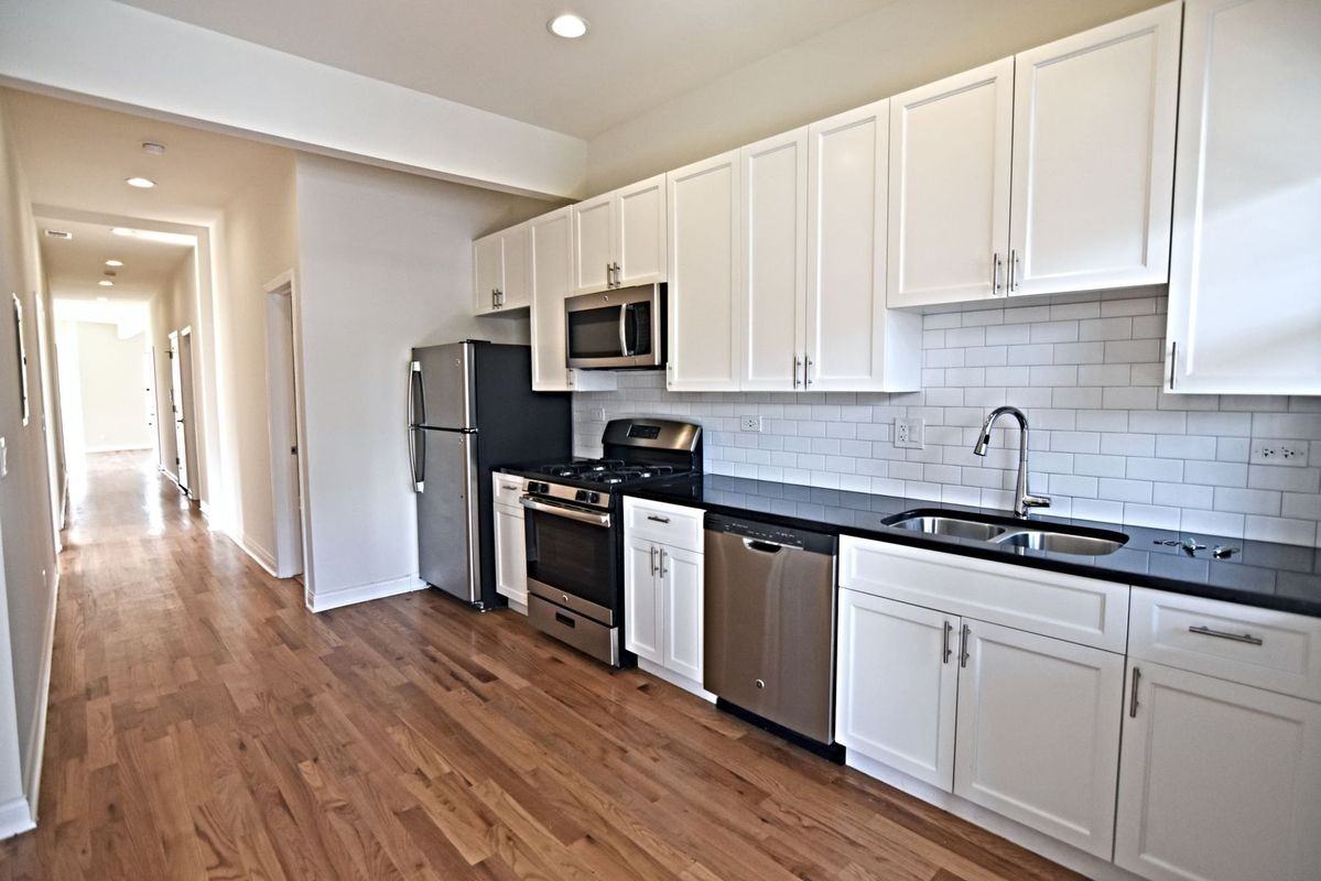 732 W Grace St - Photo 4 of 17