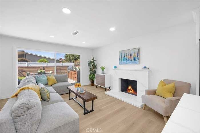 8381 E Blithedale St - Photo 4 of 21