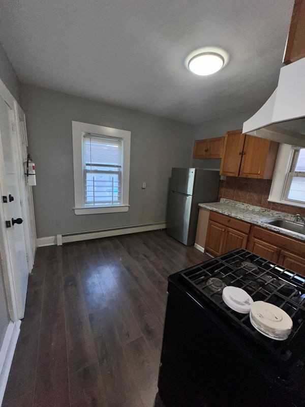9 Rosedale Ave ##1 - Photo 6 of 8