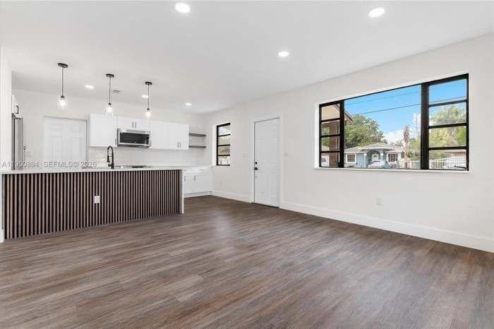 1950 Nw 57th St - Photo 2 of 10