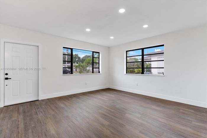 1950 Nw 57th St - Photo 4 of 10