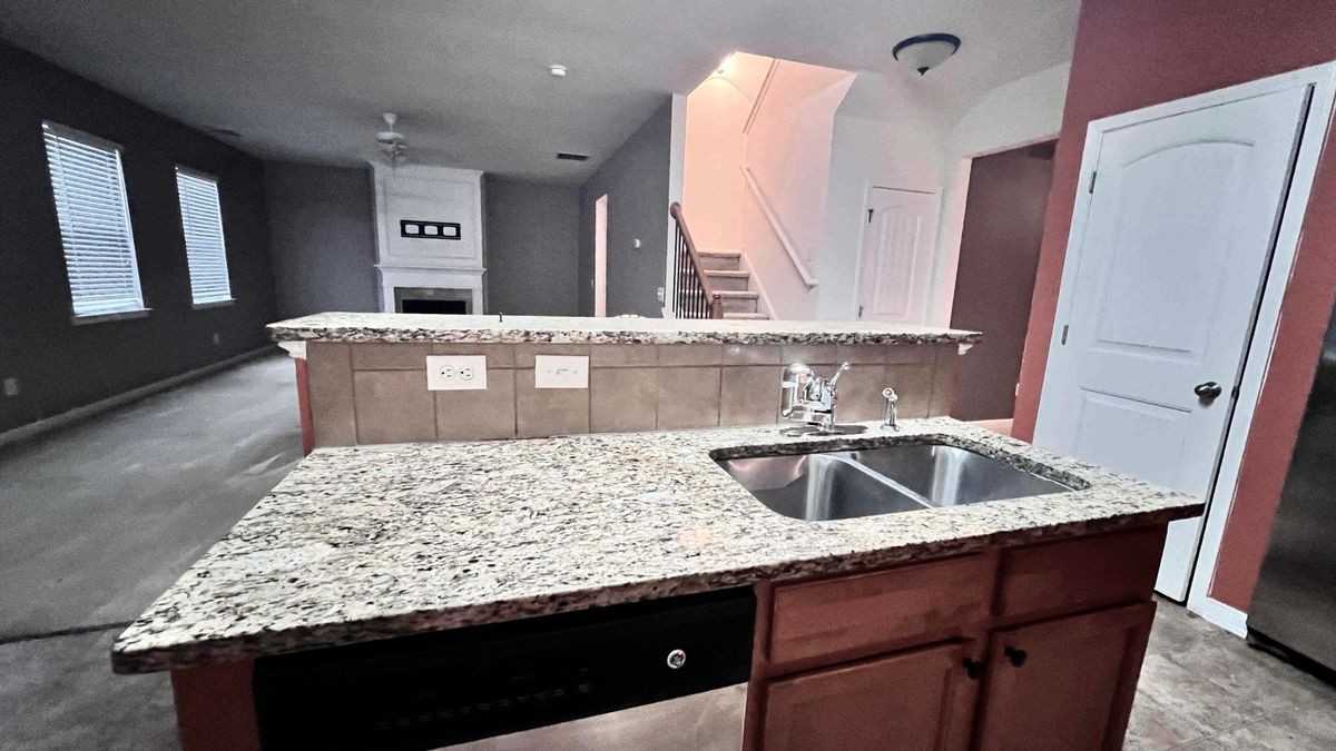 7723 Fanlight Pl - Photo 3 of 8