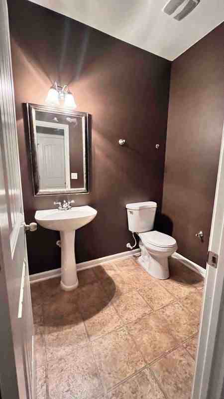 7723 Fanlight Pl - Photo 4 of 8
