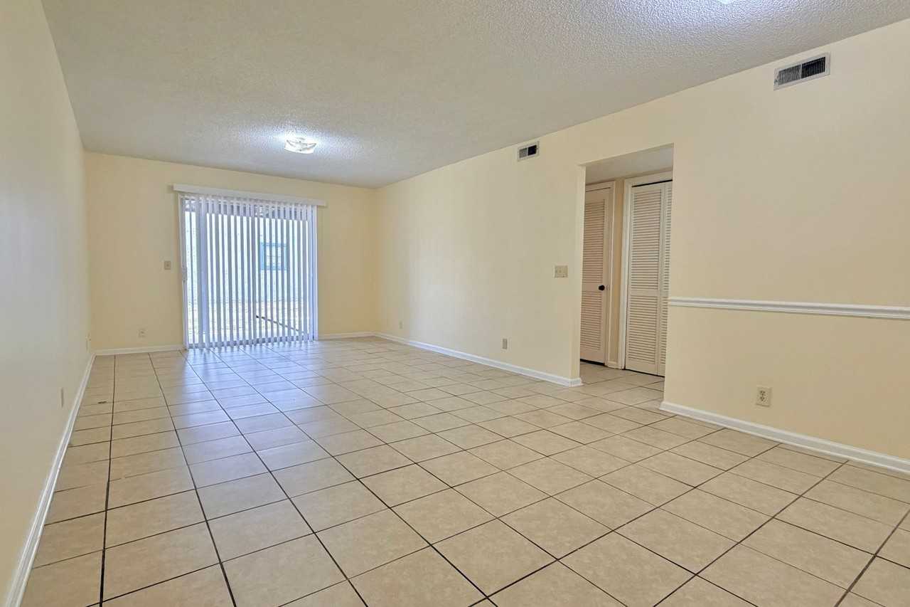 910 Brett Dr #117 - Photo 3 of 18