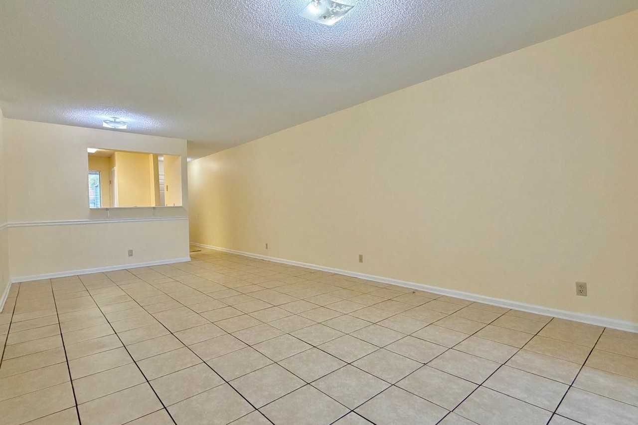 910 Brett Dr #117 - Photo 5 of 18