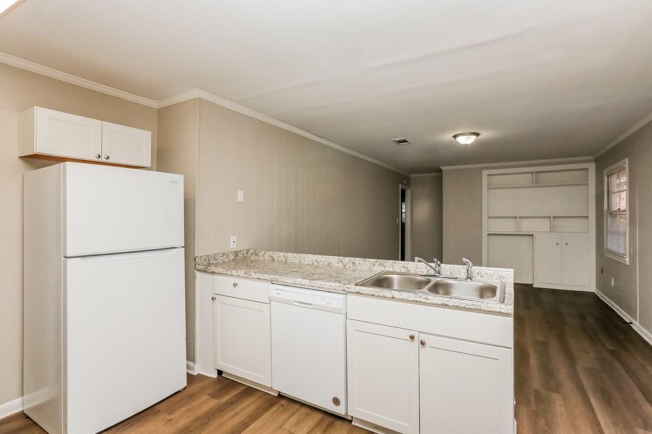 5538 Pine Lane Dr - Photo 3 of 20