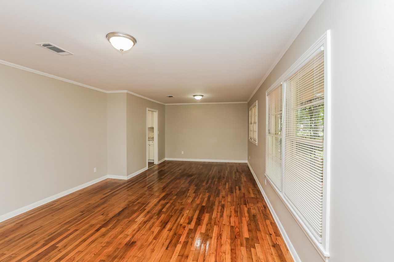 5538 Pine Lane Dr - Photo 4 of 20