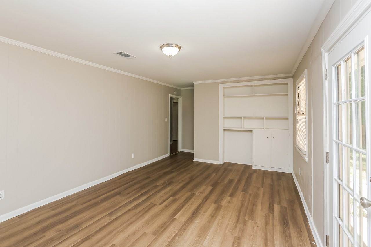 5538 Pine Lane Dr - Photo 7 of 20
