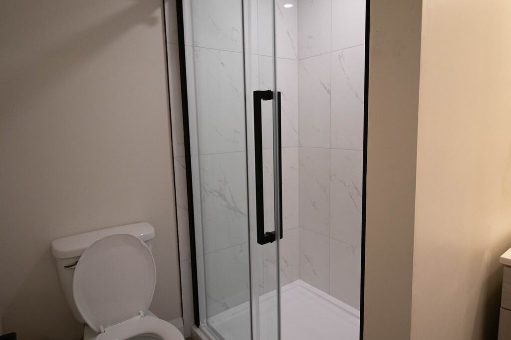 184 Bradley Ave - Photo 7 of 13
