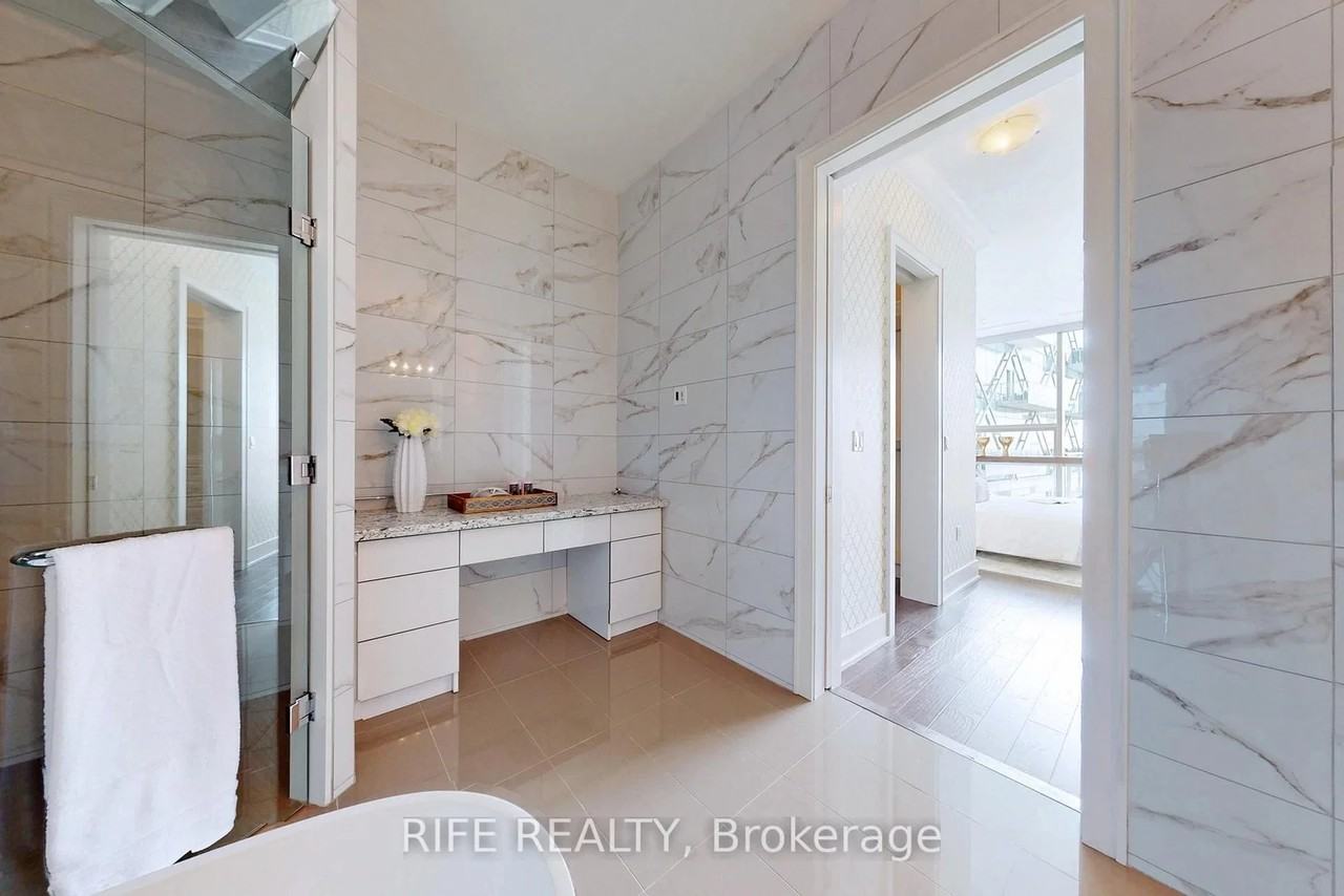 39 Queens Quay East - Photo 32