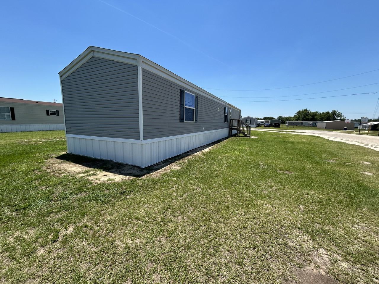 1524 Thomas Dr - Photo 2 of 2