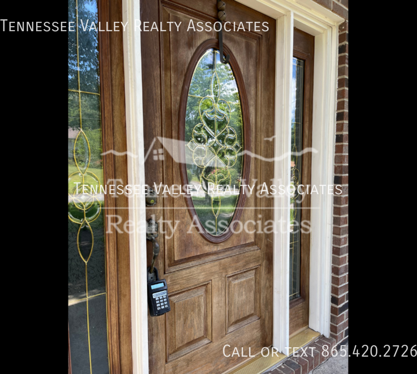 7629 Crestland Rd - Photo 2 of 11