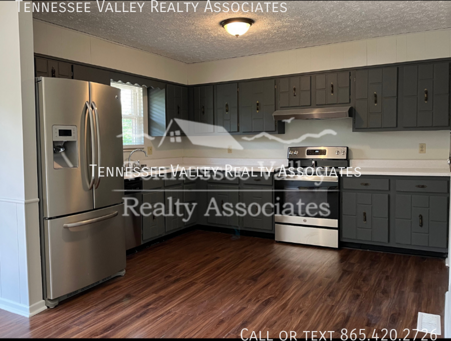7629 Crestland Rd - Photo 3 of 11