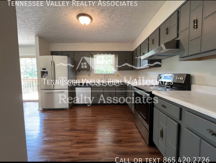 7629 Crestland Rd - Photo 5 of 11