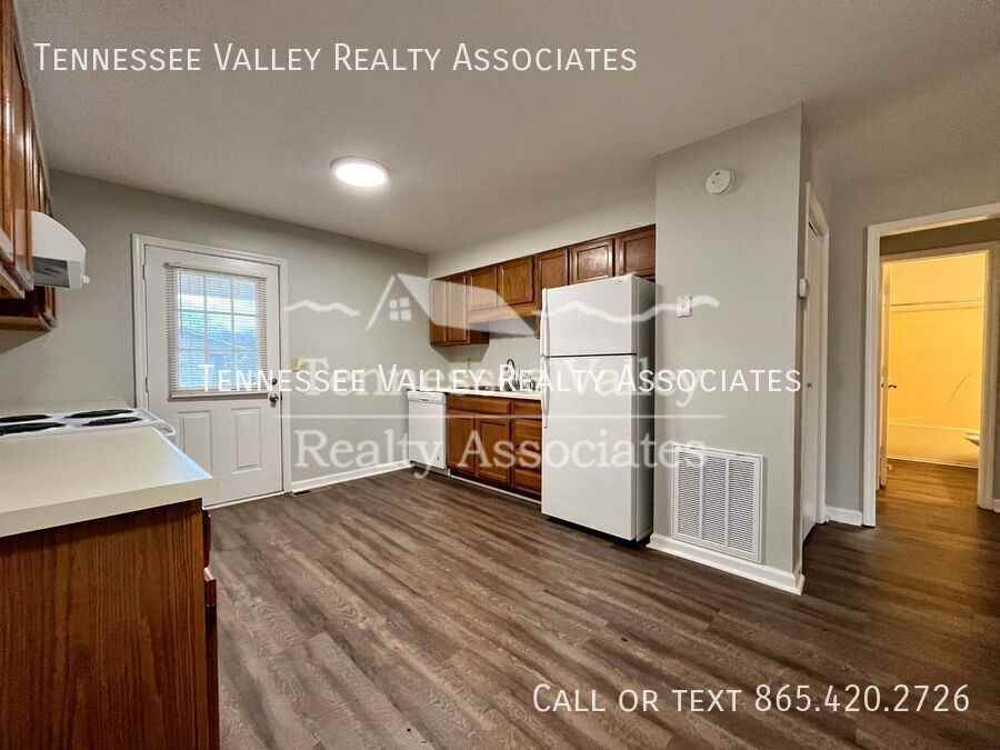 755 Kirk Ave - Photo 4 of 13
