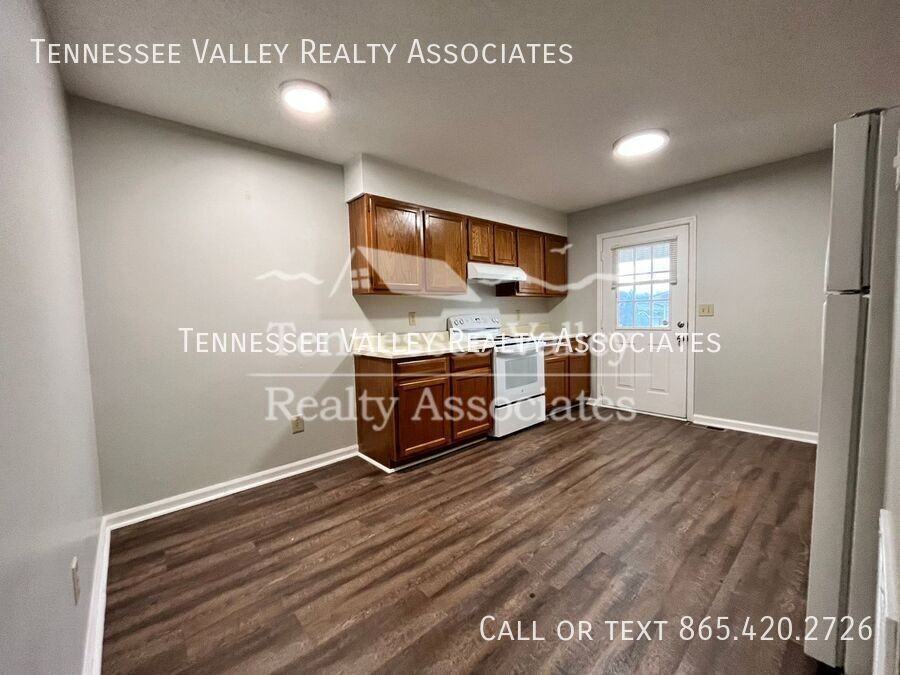 755 Kirk Ave - Photo 5 of 13