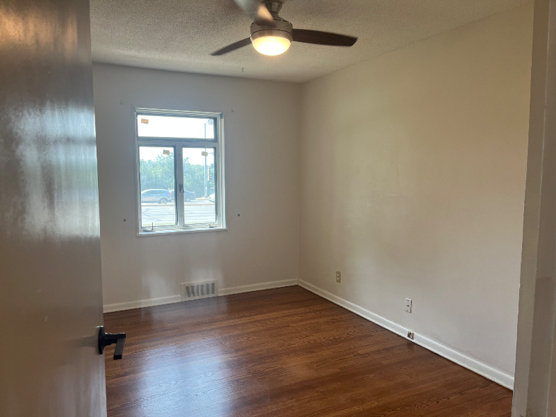 7146 Parallel Pkwy - Photo 7 of 12