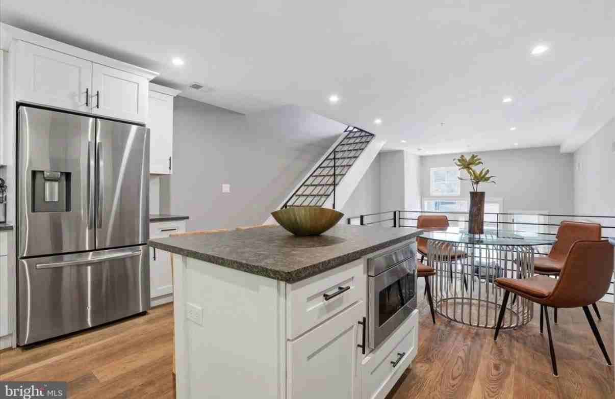 218 Fountain St - Photo 7 of 17