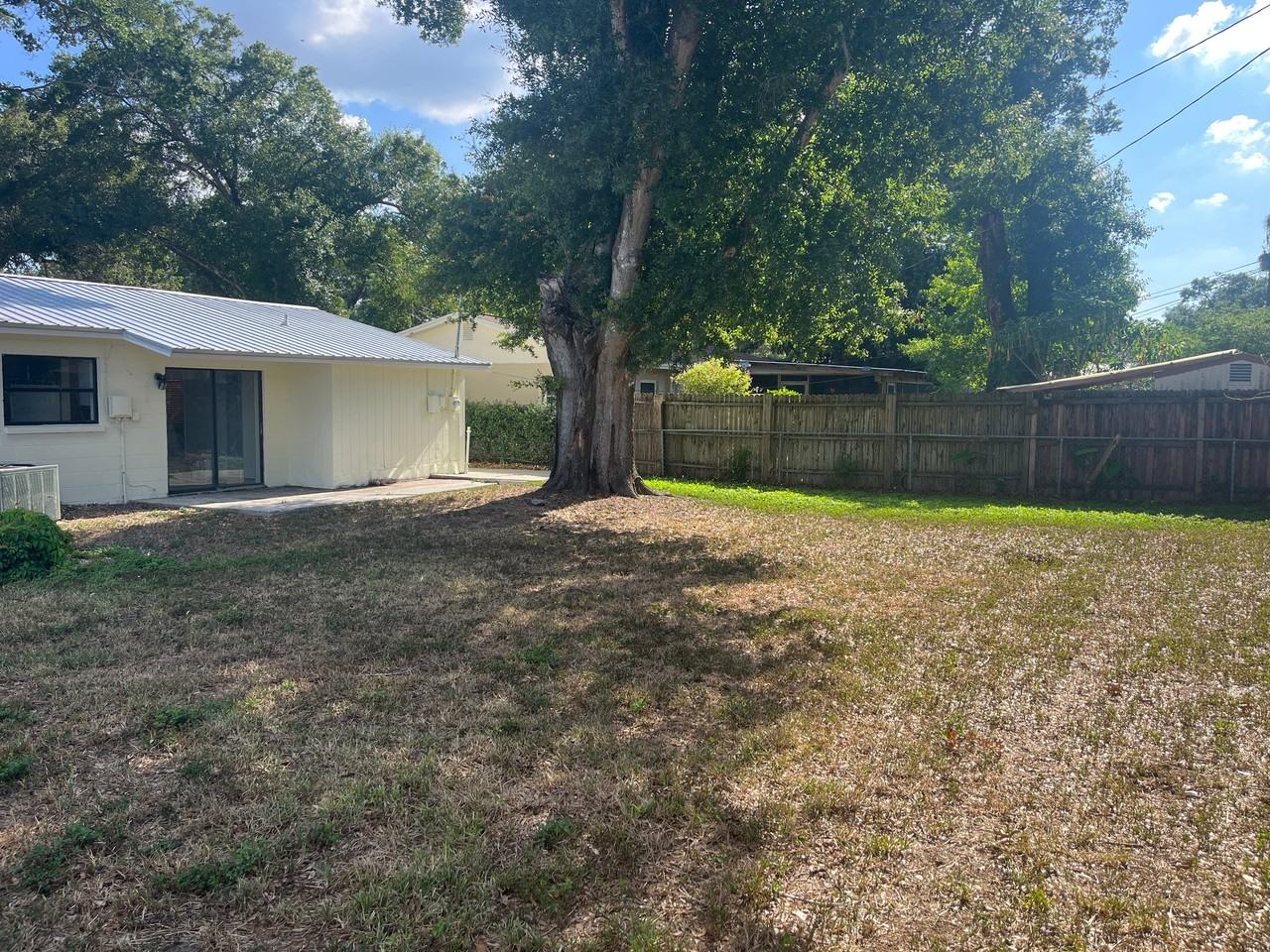 708 Fairmont Dr - Photo 3 of 14