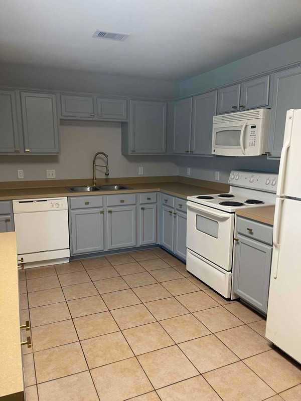23229 High Point St #41B - Photo 5 of 21