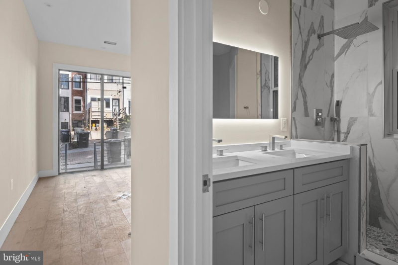 28 Todd Pl Ne #2 - Photo 7 of 14