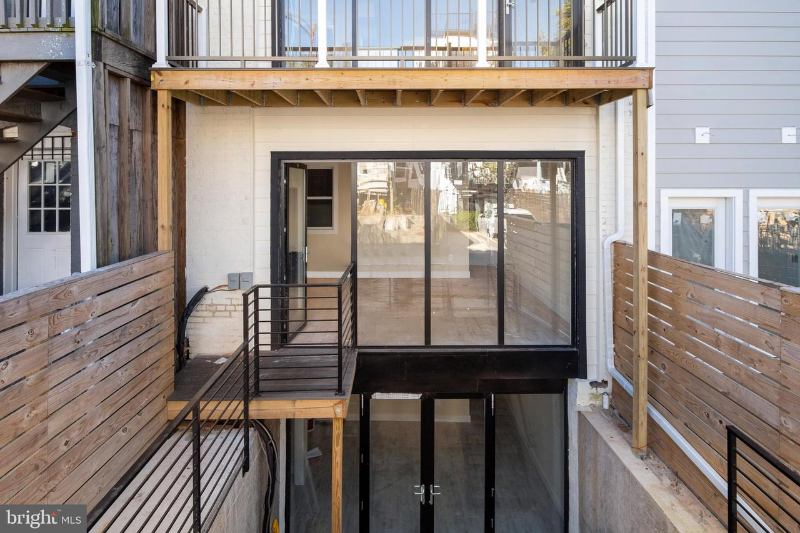 28 Todd Pl Ne #2 - Photo 7 of 21
