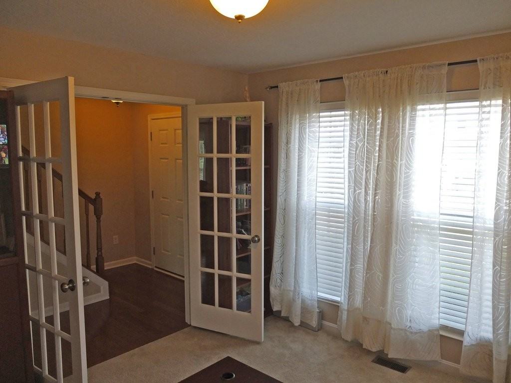 3 Shady Pines Ave - Photo 3 of 20