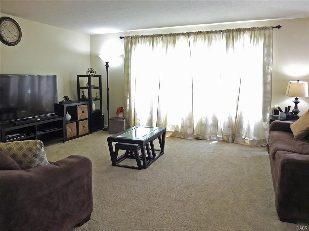 3 Shady Pines Ave - Photo 4 of 20
