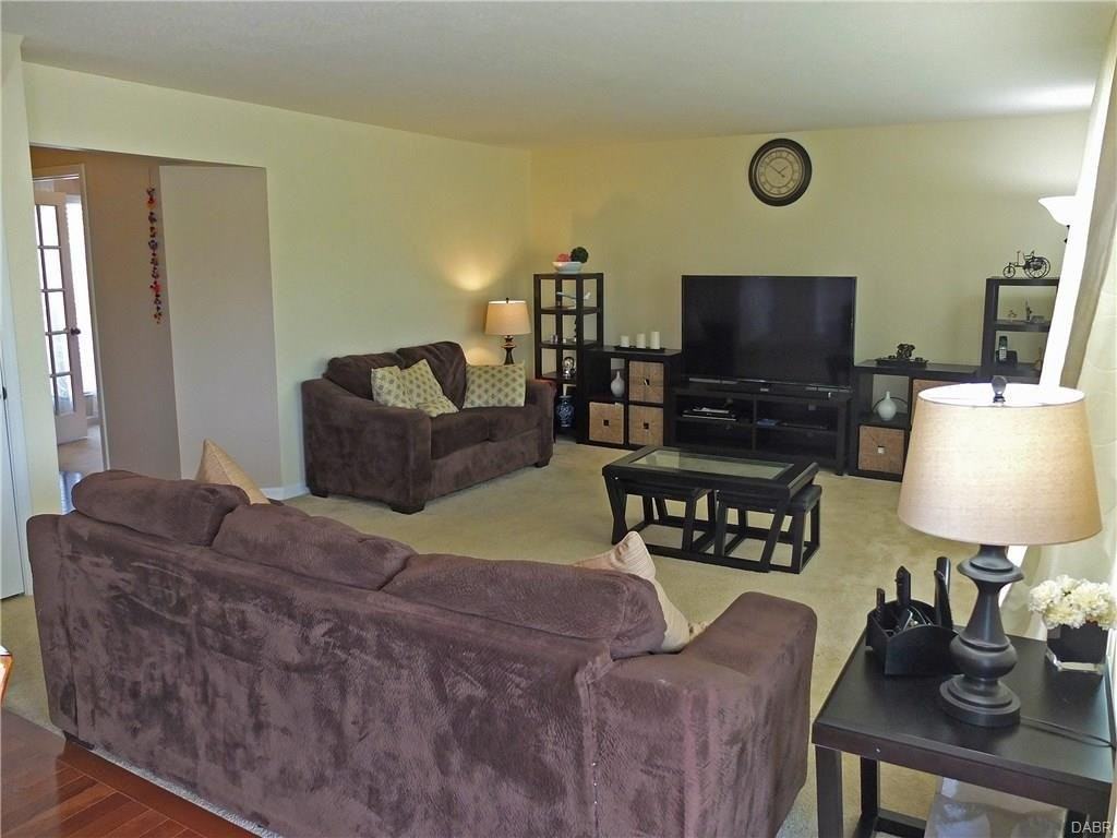 3 Shady Pines Ave - Photo 5 of 20