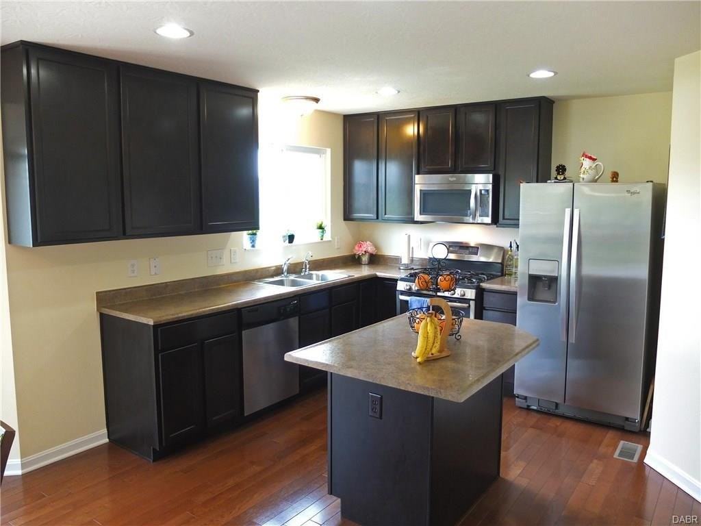 3 Shady Pines Ave - Photo 6 of 20